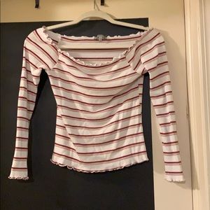 Ruffled long sleeve crop top